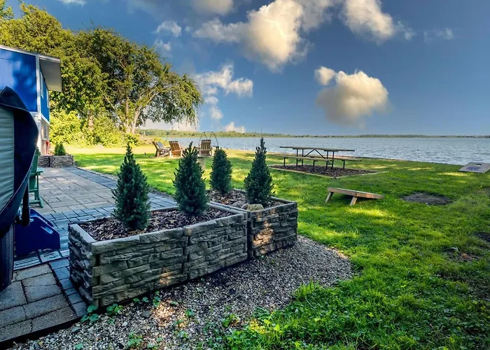 The Jackson On Grass Waterfront 2 1 Nautical With Hot Tub Firepit & Year-round Fun Holiday home