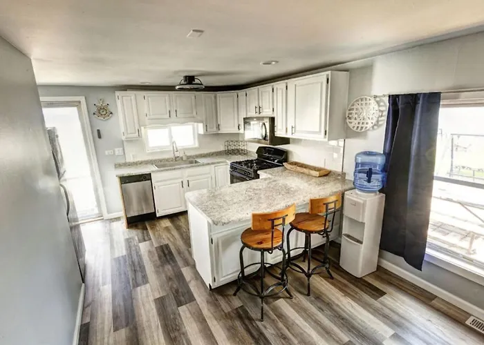 The Jackson On Grass Waterfront 2 1 Nautical With Hot Tub Firepit & Year-round Fun *