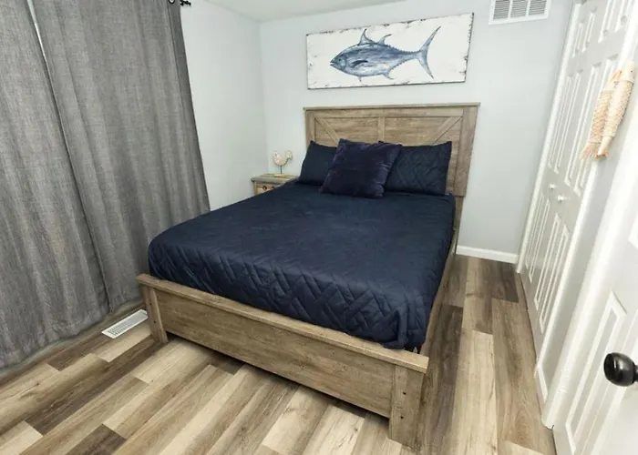 Holiday home The Jackson On Grass Waterfront 2 1 Nautical With Hot Tub Firepit & Year-round Fun Spring Grove