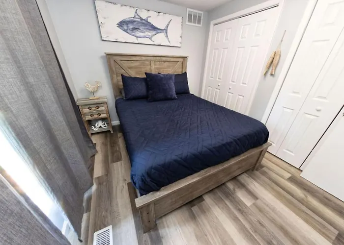 Holiday home The Jackson On Grass Waterfront 2 1 Nautical With Hot Tub Firepit & Year-round Fun *
